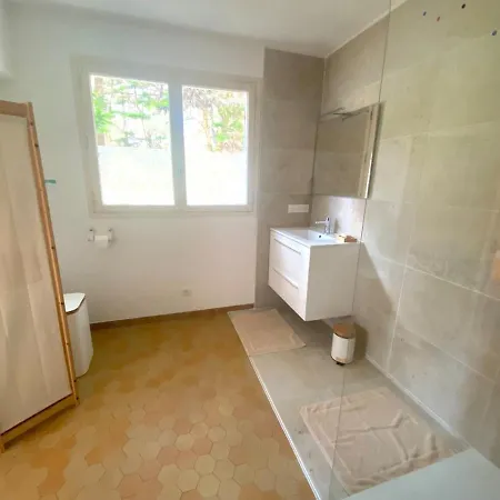 Holiday home La Cachette D'oona *